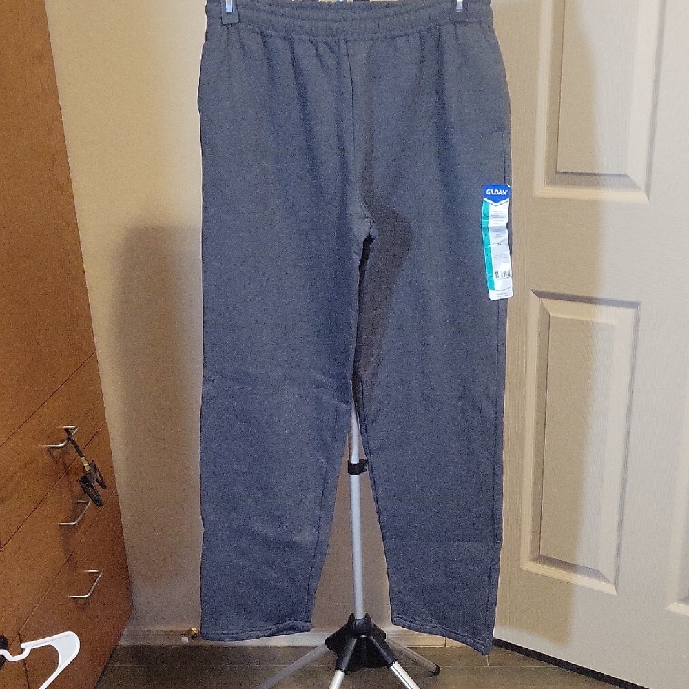 Gildan Charcoal Gray Fleece Sweatpants with XL Tag